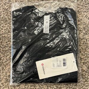Lululemon Swiftly Tech Cropped short sleeve 2.0, sz 8, black, NWT